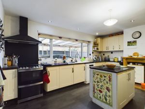 Kitchen- click for photo gallery